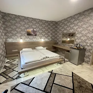 bourgas-de-luxe-studio.sozopol-hotels.com/
