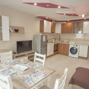 aleksapart.sozopol-hotels.com/